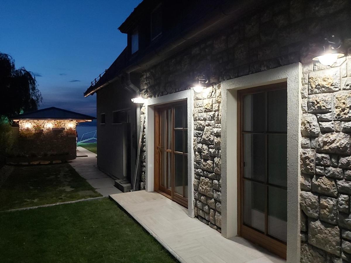 Flamingó Apartman Balatonszarszo Exterior foto